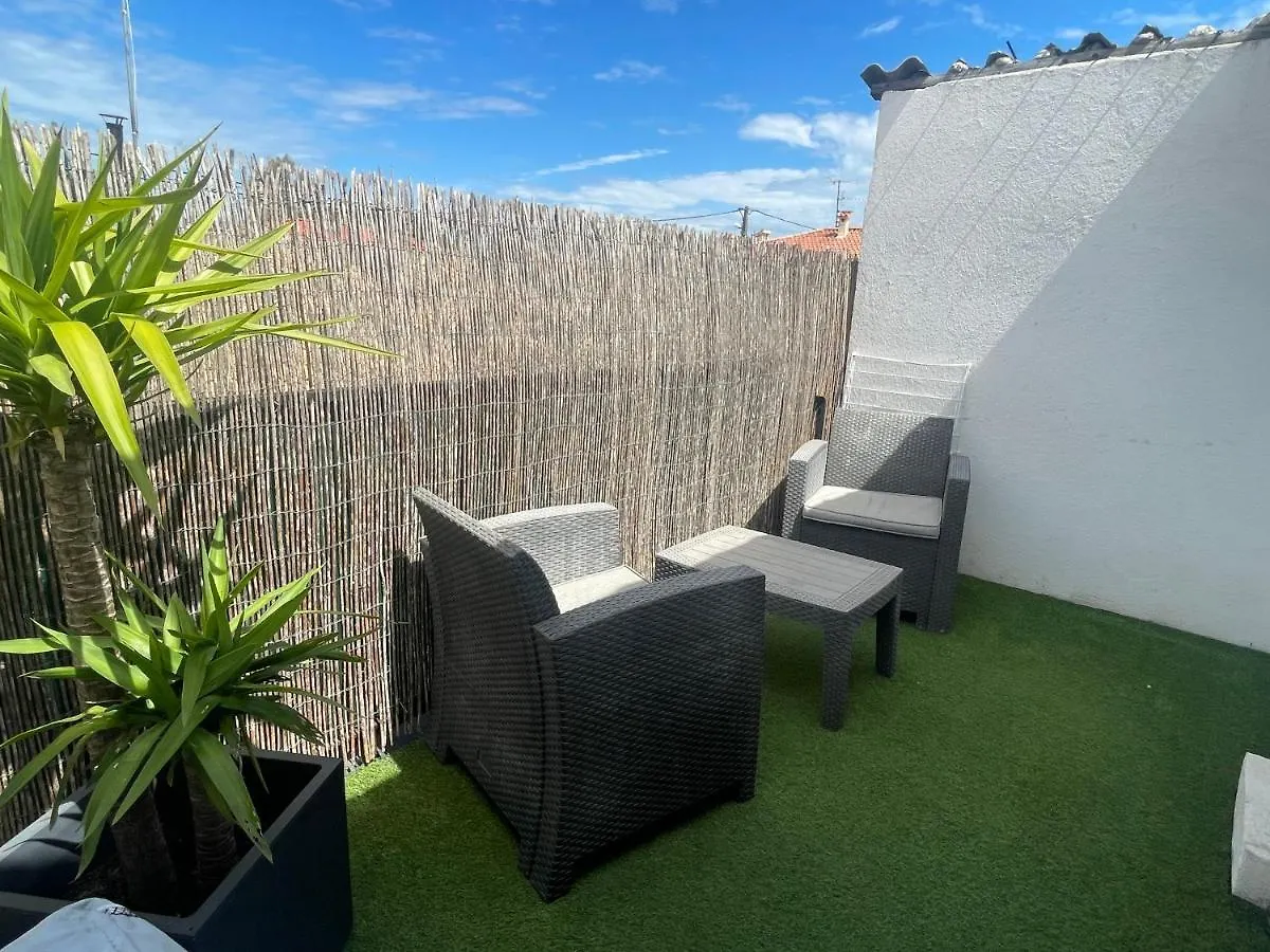 Plage A 400 M Studio Tout Confort Terrasse Clim Parking Hyeres Apartment
