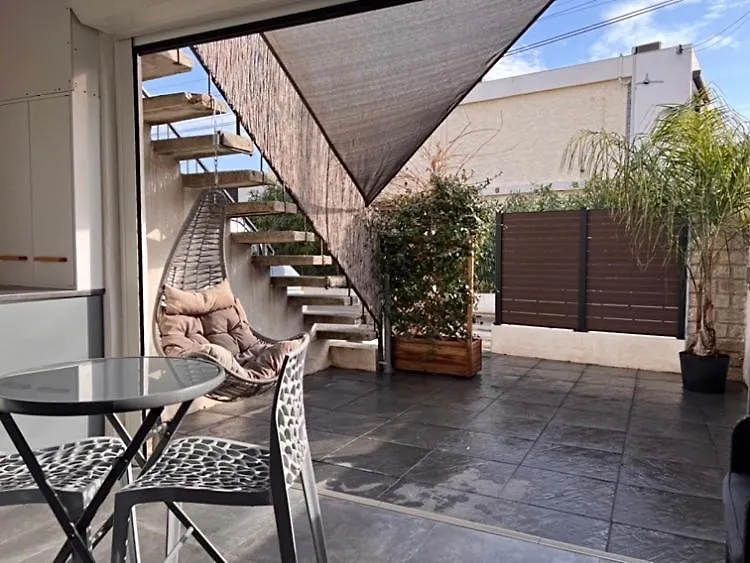 Plage A 400 M Studio Tout Confort Terrasse Clim Parking Hyeres